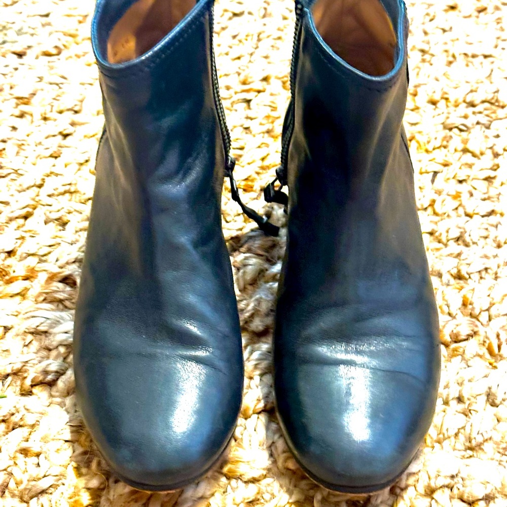 Leather Trask Black Mini Boot. Condition Near Per… - image 5